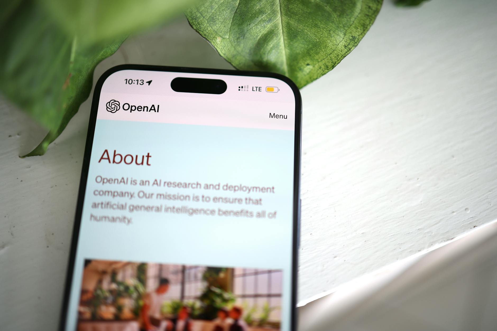 Minh họa cách thêm trang chơi vào màn hình chính trên iPhone